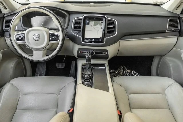 2020 Volvo XC90 Momentum - Photo 7