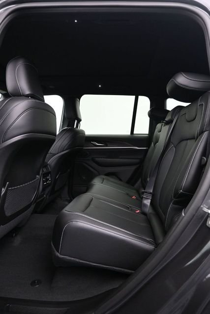 New 2026 Baltic Gray Metallic Clear-Coat Exterior Paint Jeep Limited image 7