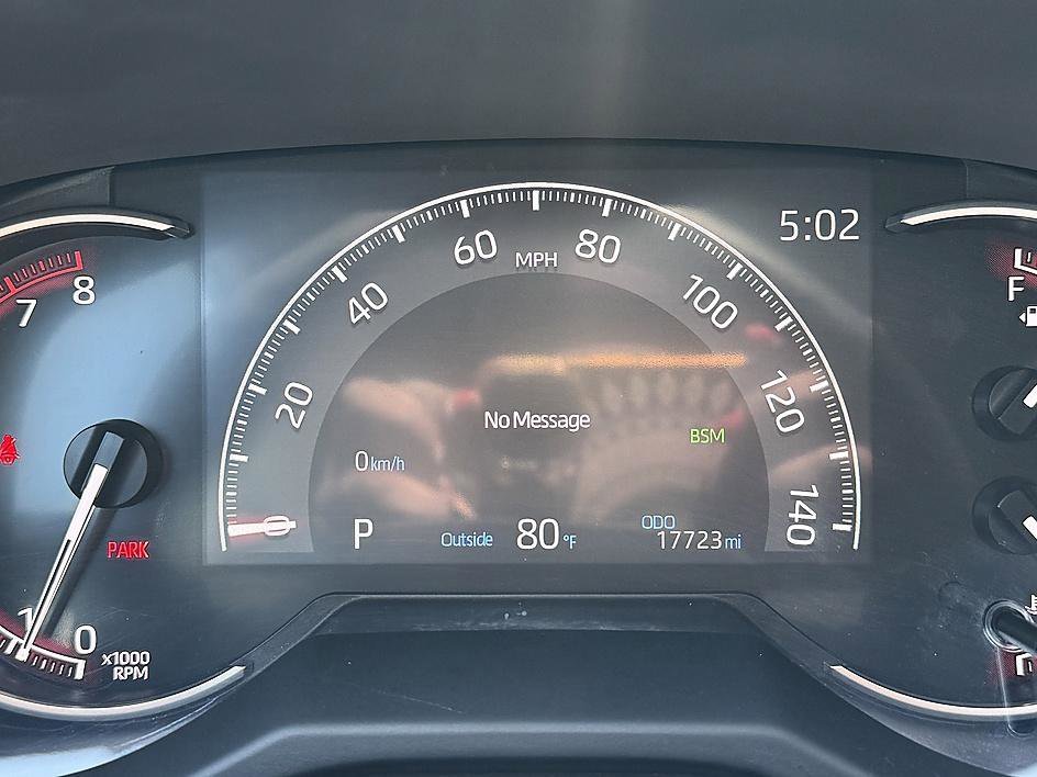 Used 2025 Ice Toyota XLE image 13