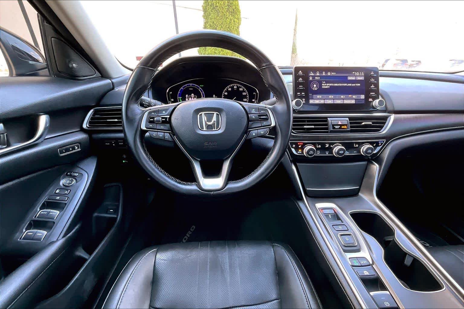 Used 2021 Crystal Black Pearl Honda Touring image 6