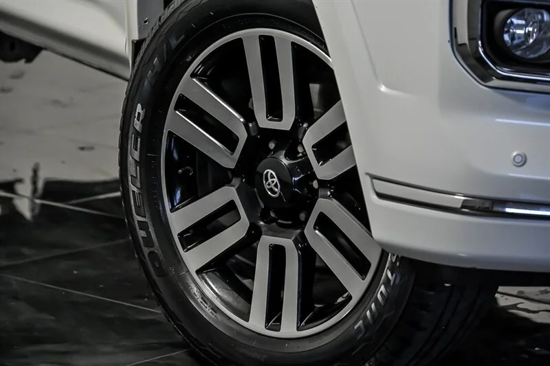 Used 2018 Blizzard Pearl Toyota Limited image 3