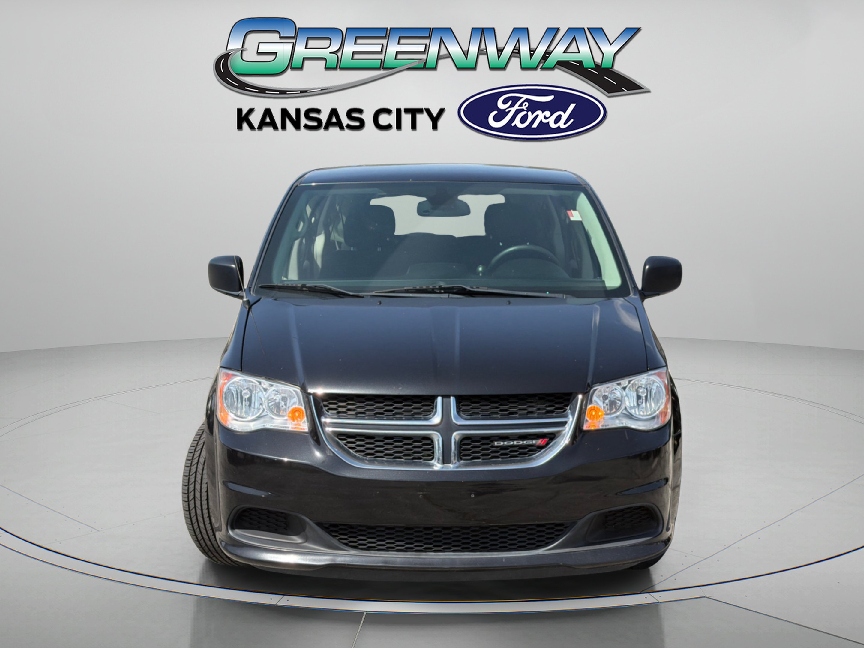 Used 2019 Dodge Grand Caravan SE with VIN 2C4RDGBG6KR676329 for sale in Kansas City