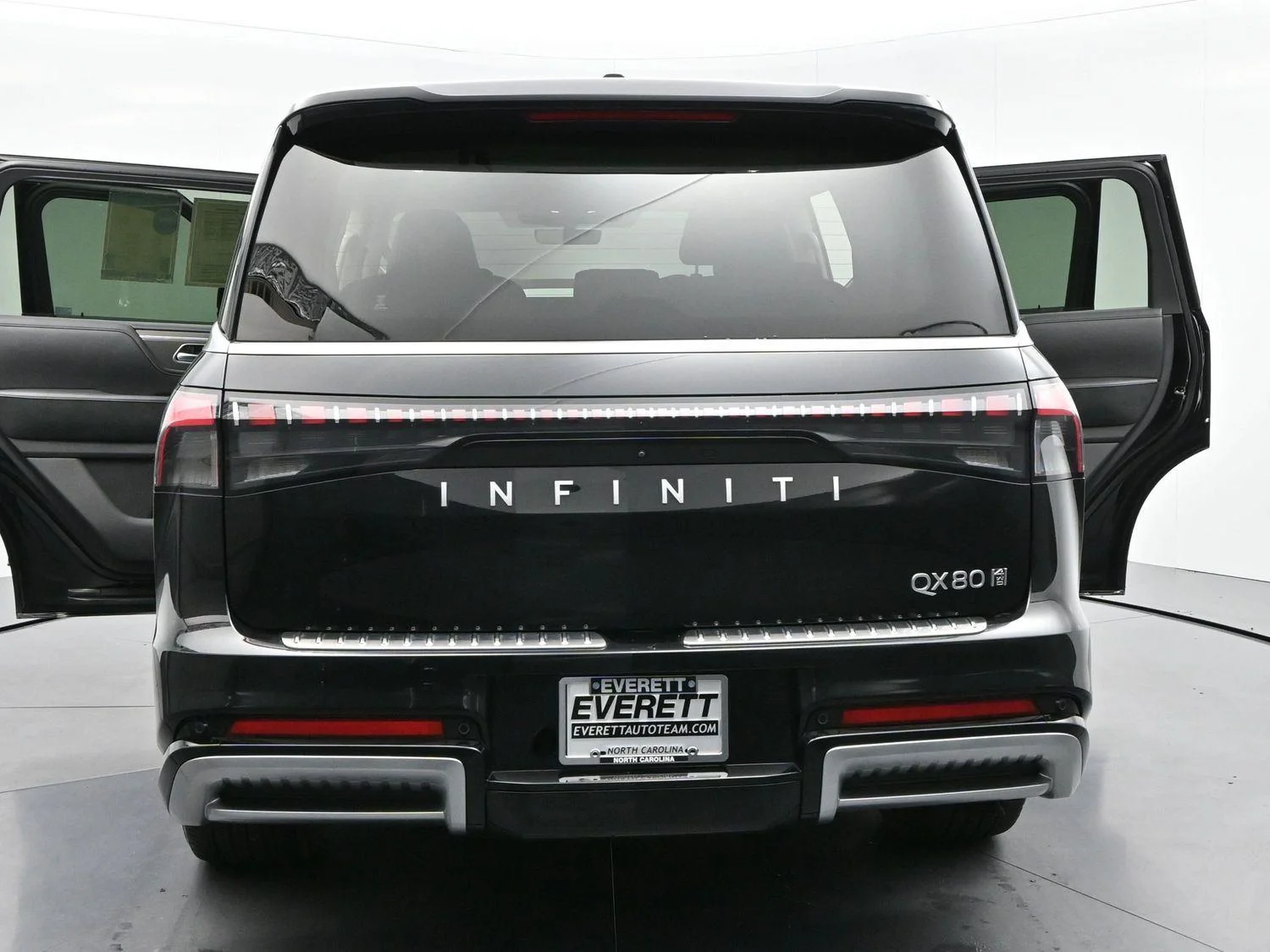 Used 2025 Black Obsidian INFINITI LUXE image 42