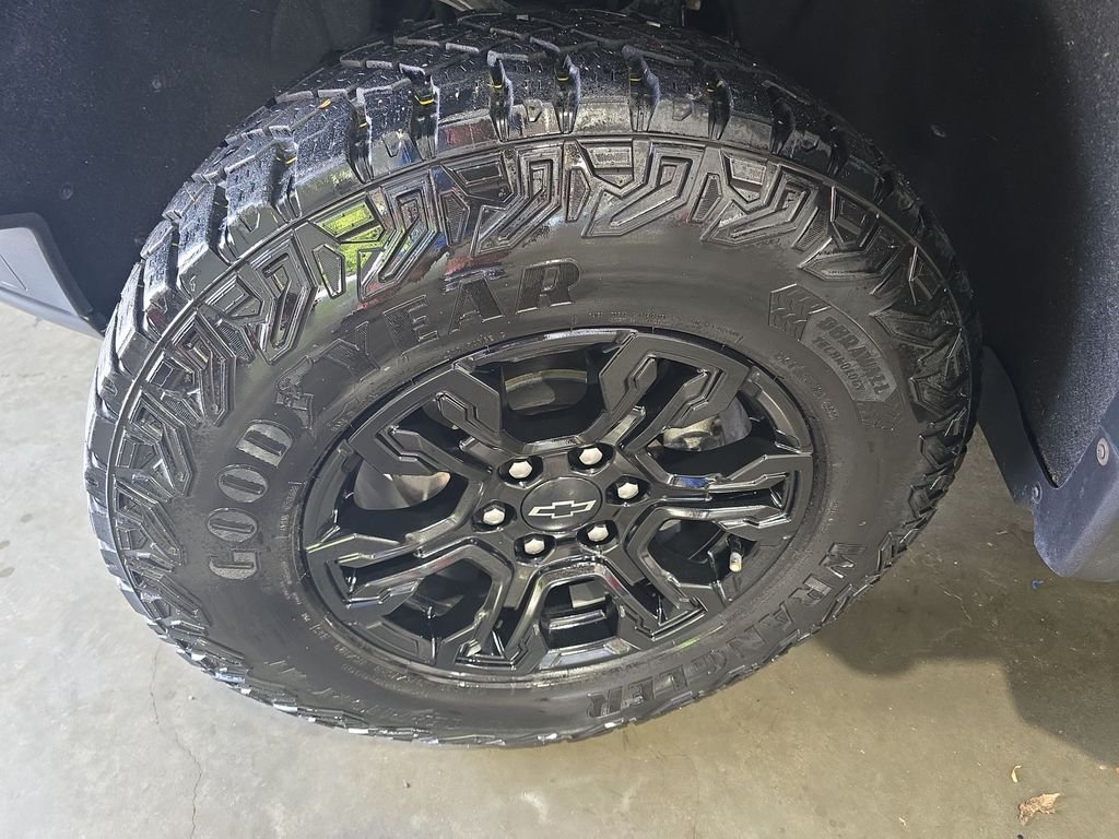 Used 2023 Blue Chevrolet ZR2 image 10