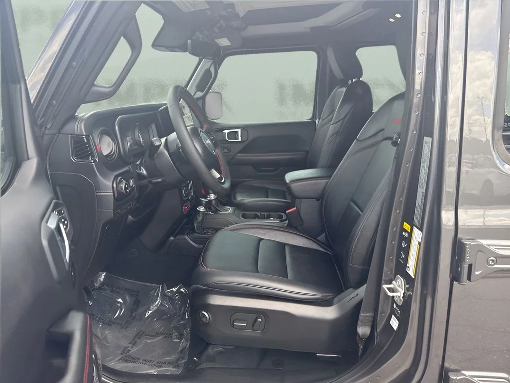 Used 2024 Gray Jeep Rubicon image 9