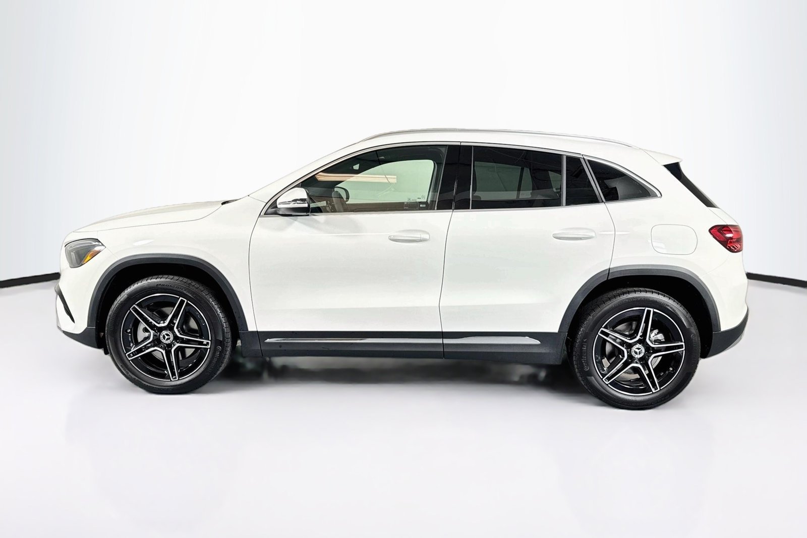 New 2026 Polar White Mercedes-Benz GLA 250 image 8