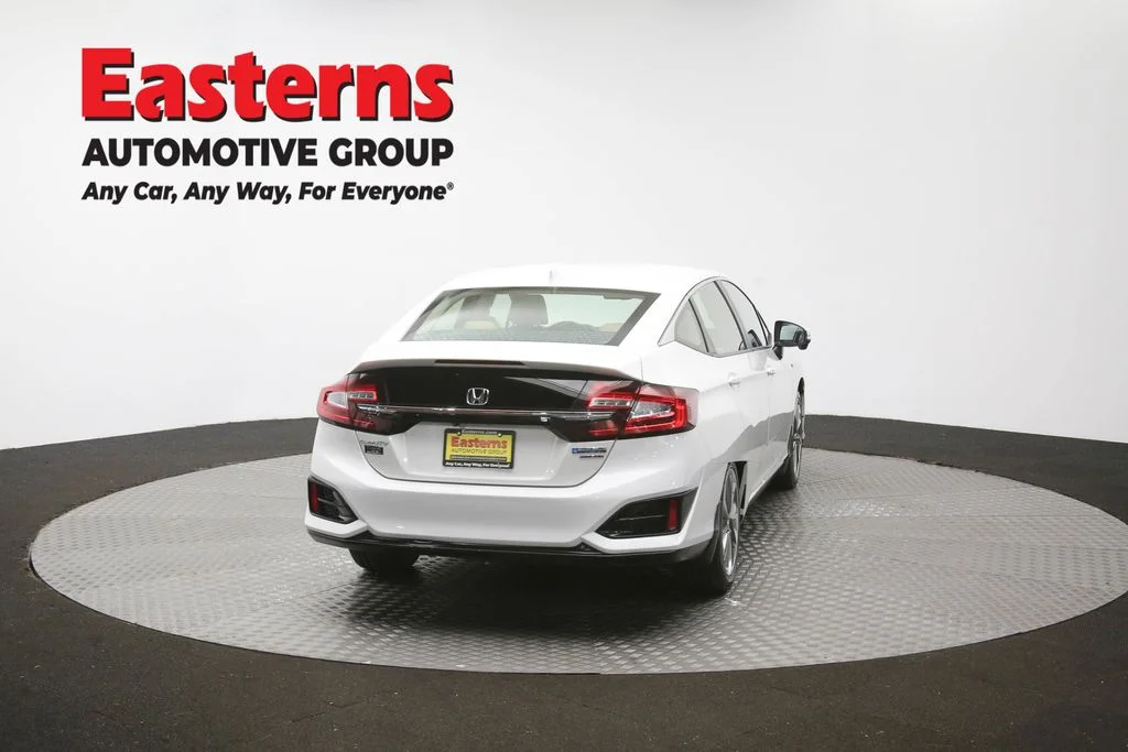 Used 2018 White Honda Touring image 37