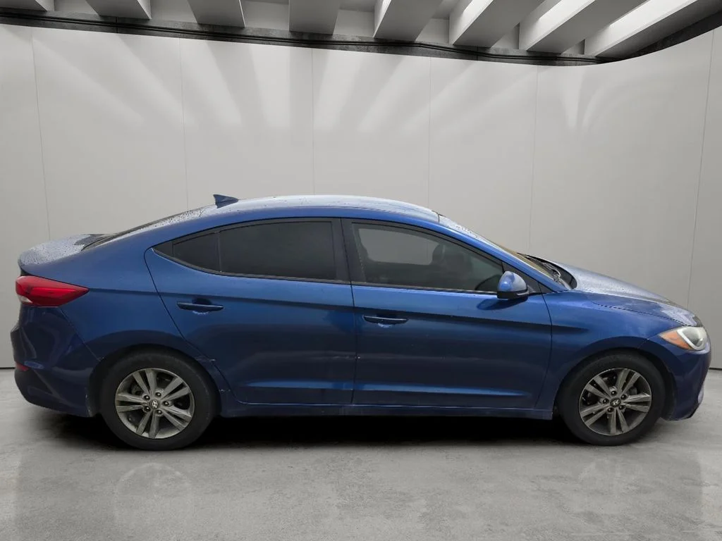 Used 2018 Lakeside Blue Hyundai SEL image 6