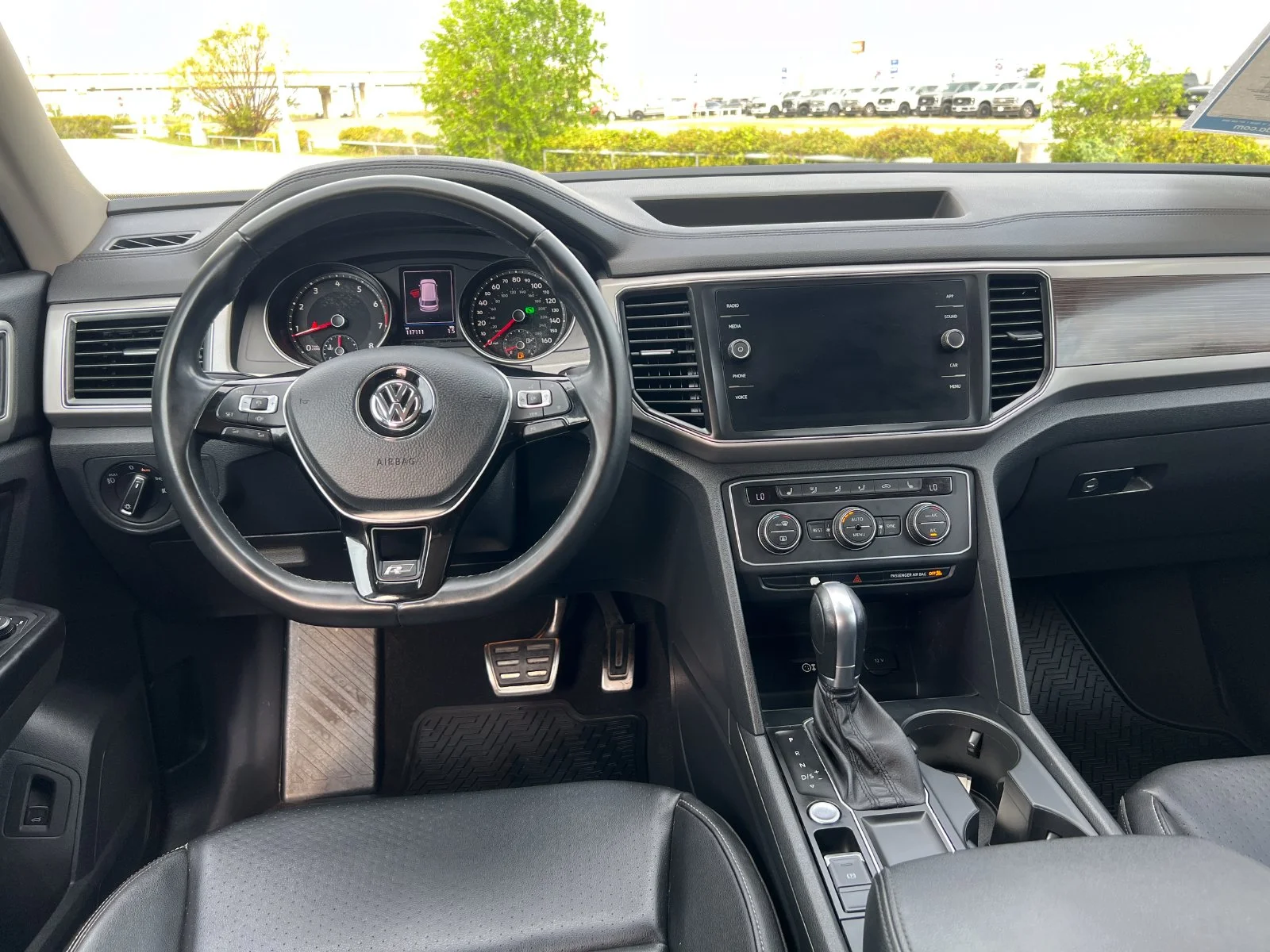 Used 2019 Red Volkswagen 3.6L V6 SE image 10