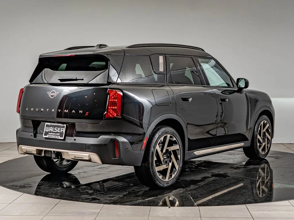New 2027 Midnight Black Ii Metallic MINI Iconic image 5