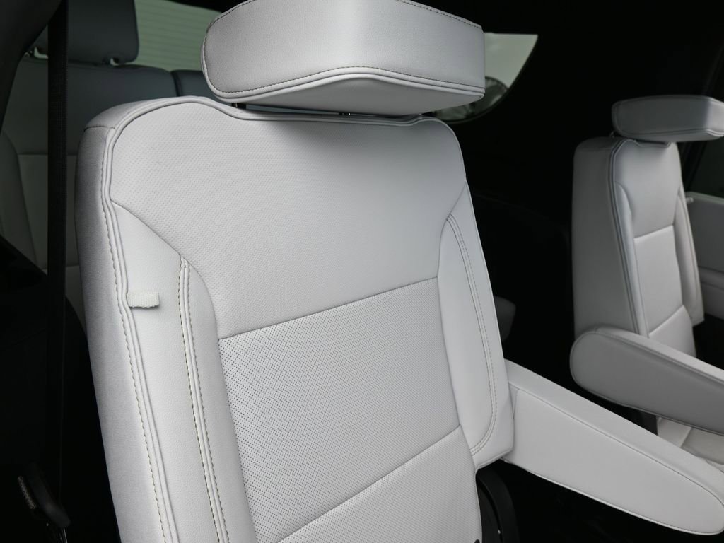 2025 Chevrolet Suburban Premier - Photo 42