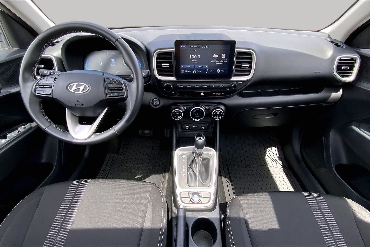 Used 2025 Lunar White Hyundai SEL image 16