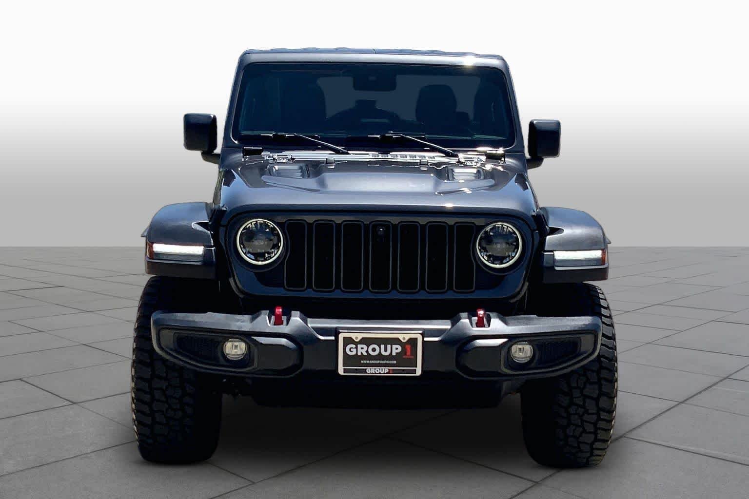 Used 2024 Granite Crystal Metallic Clearcoat Jeep Rubicon image 4