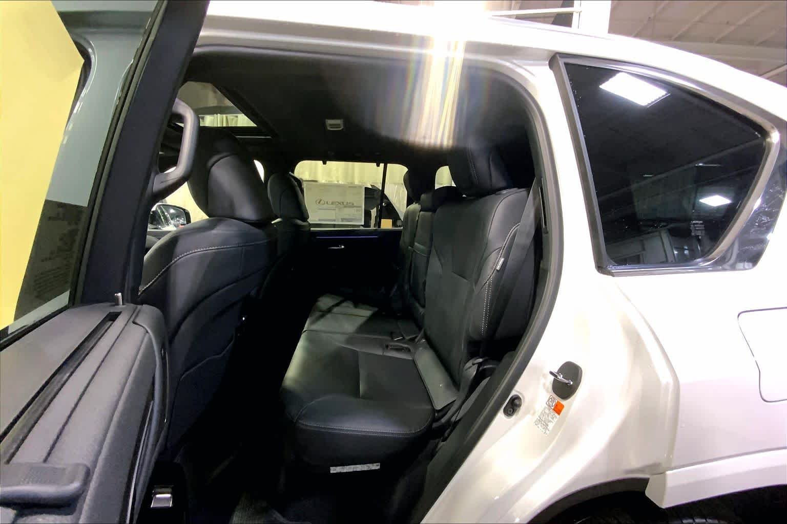 2026 Lexus LX 700h Luxury - Photo 23