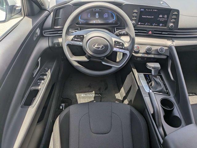New 2026 White Hyundai SE image 15