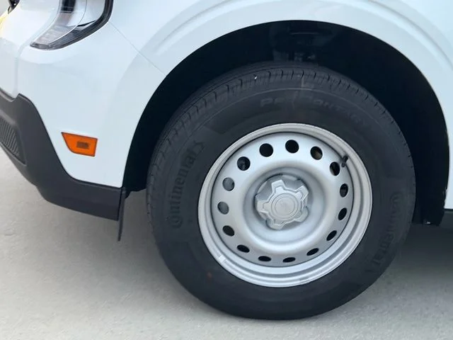 New 2026 Oxford White Ford XL image 4