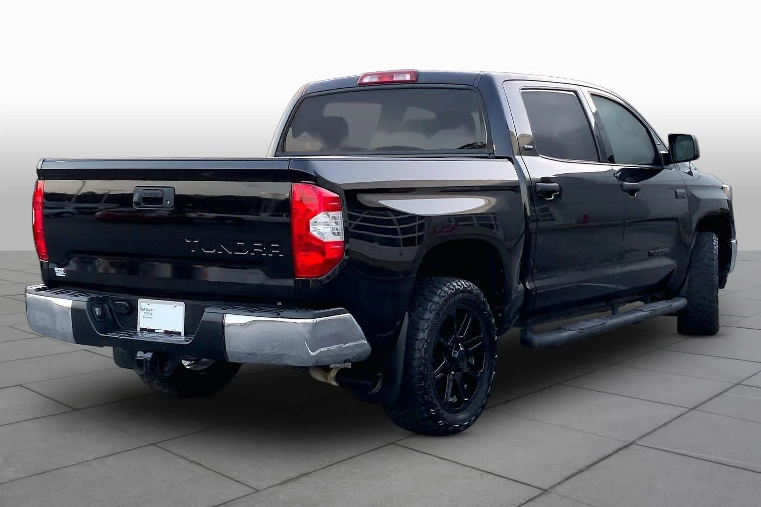 Used 2019 Midnight Black Metallic Toyota SR5 image 13