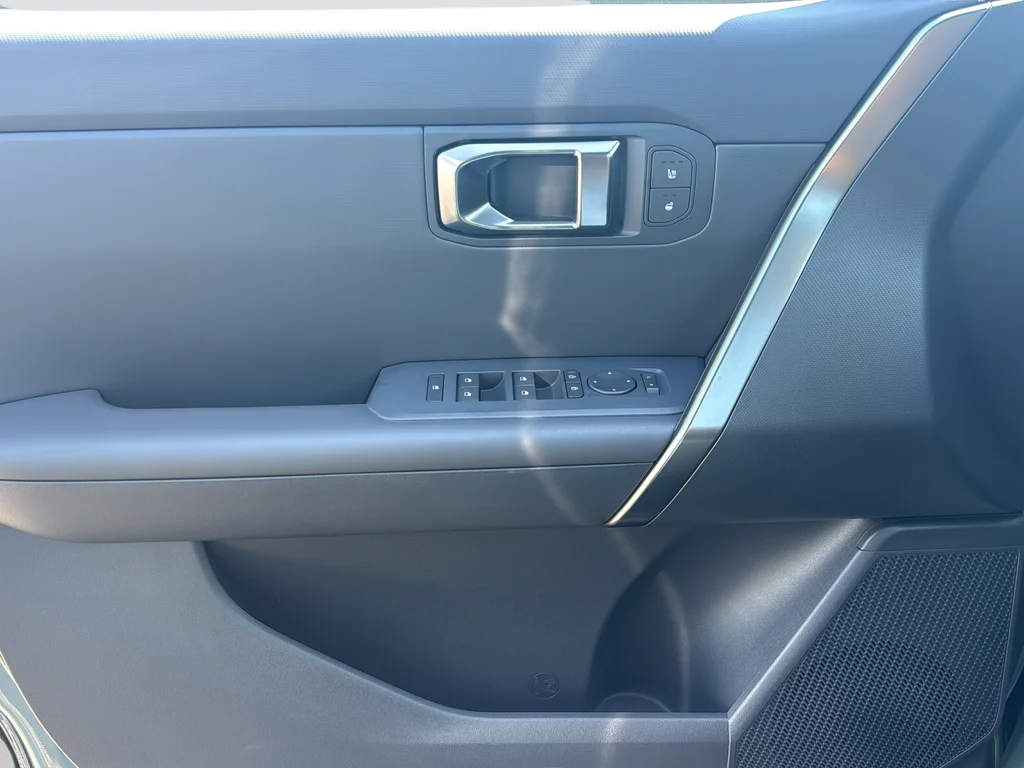New 2027 Iceberg Green Kia X-Line S image 28