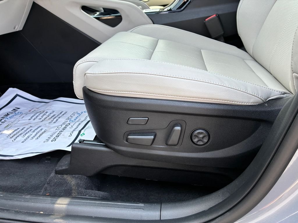 Certified Used 2025 Silver Kia SX image 9
