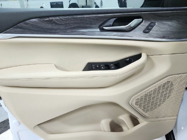 Used 2024 White Jeep Limited image 34