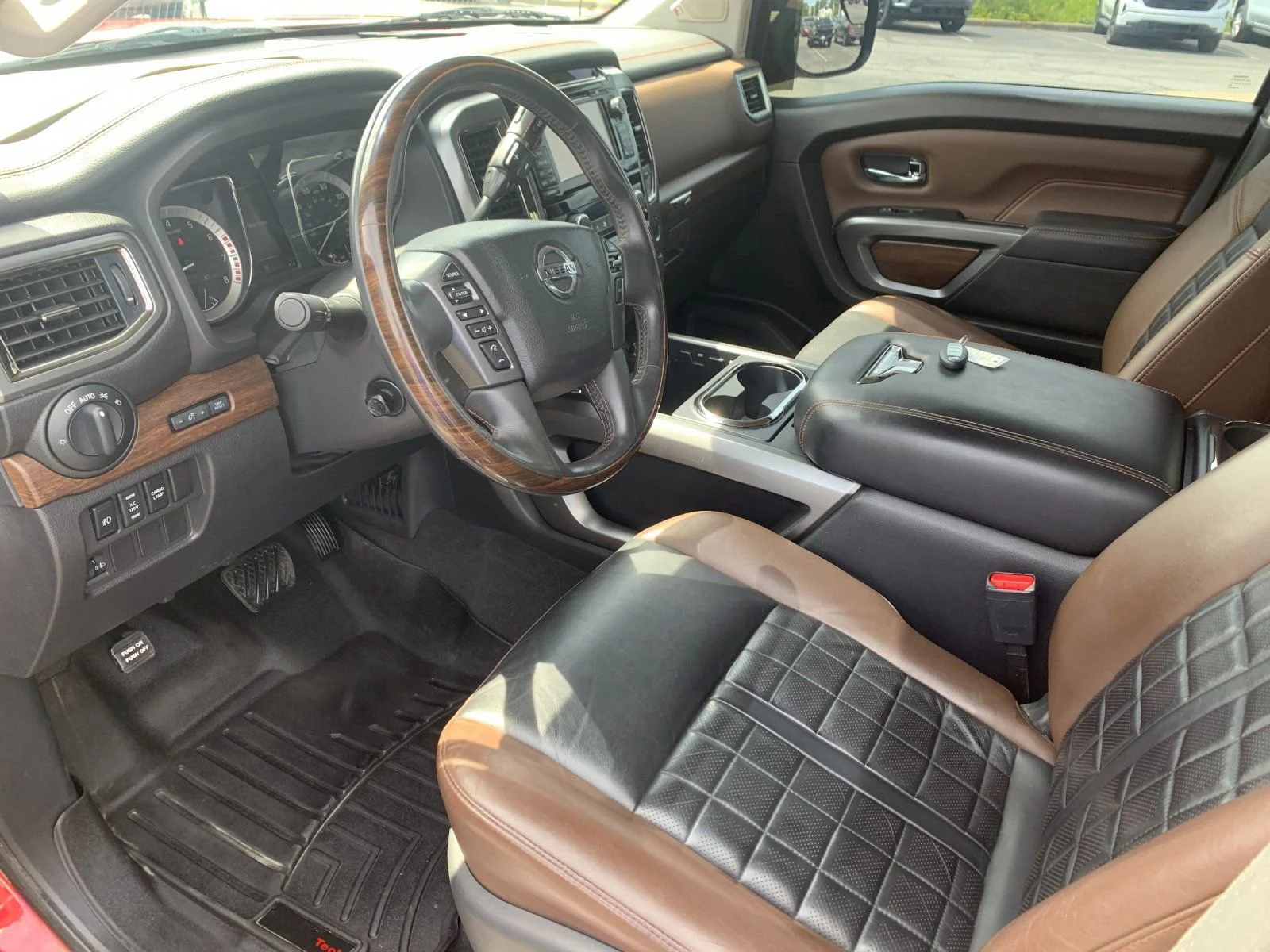 Used 2018 Red Nissan Platinum Reserve image 10