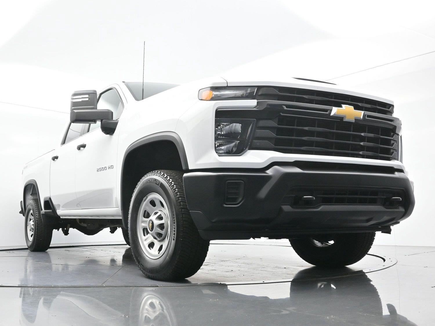 Used 2025 Summit White Chevrolet WT image 40