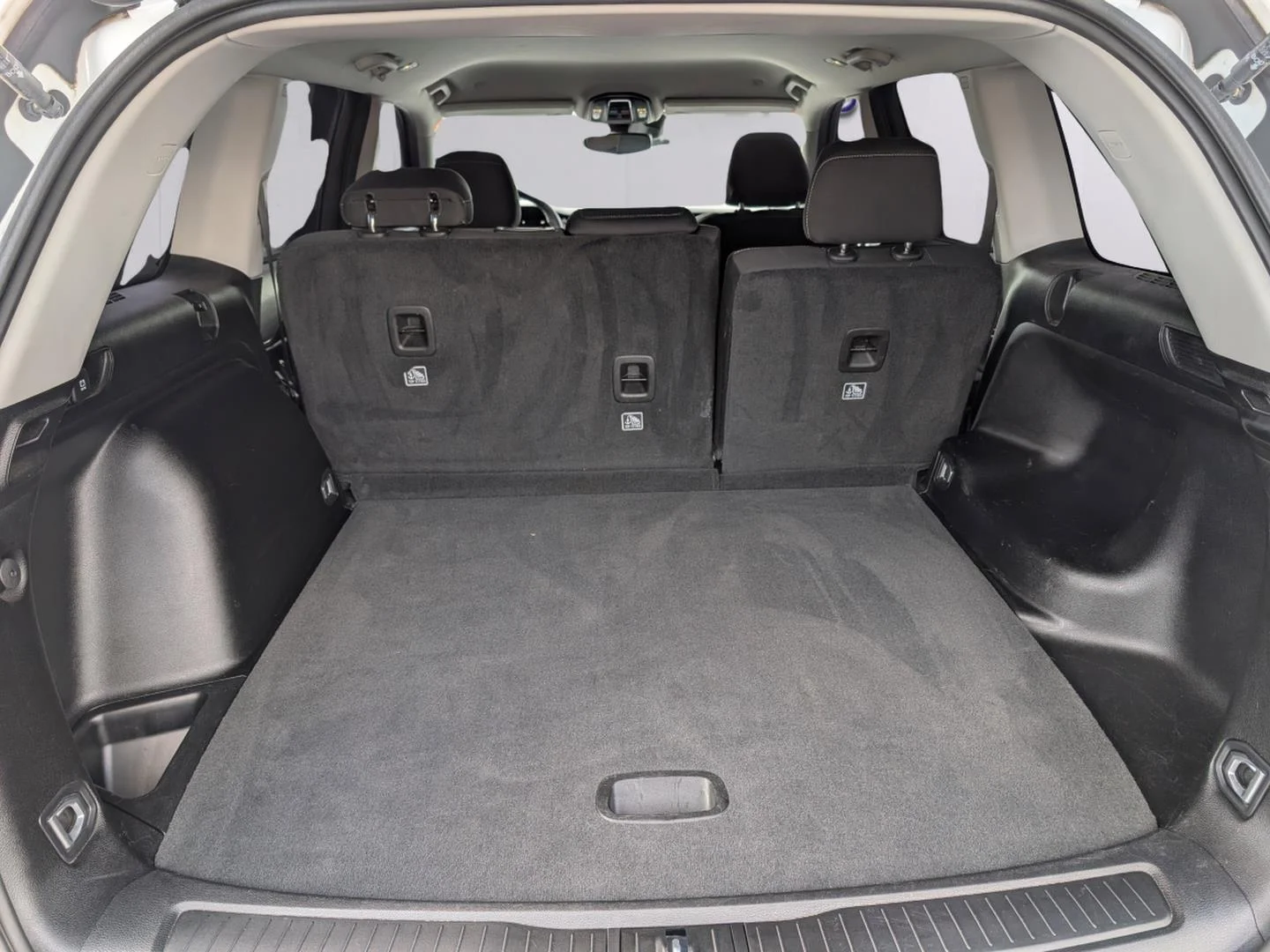 Used 2023 Bright White Clearcoat Jeep Laredo image 22