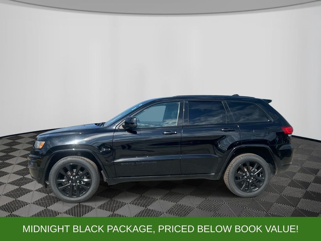 Used 2019 Black Jeep Altitude image 2