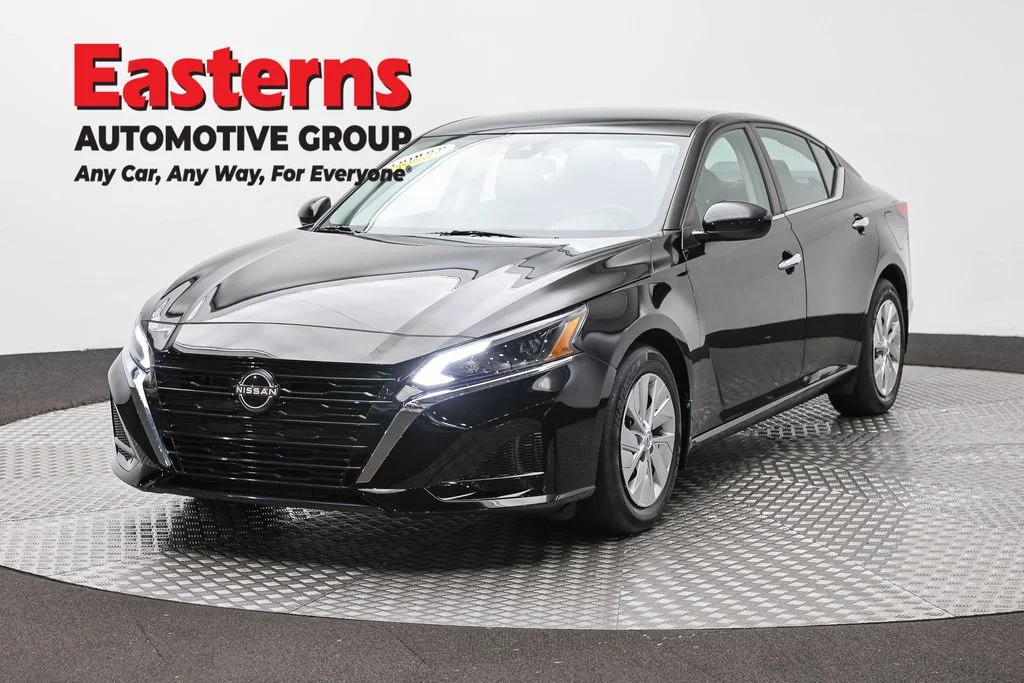 Used 2023 Black Nissan 2.5 S image 1