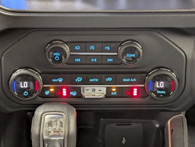 New 2026 Marsh Gray Ford Badlands® image 36