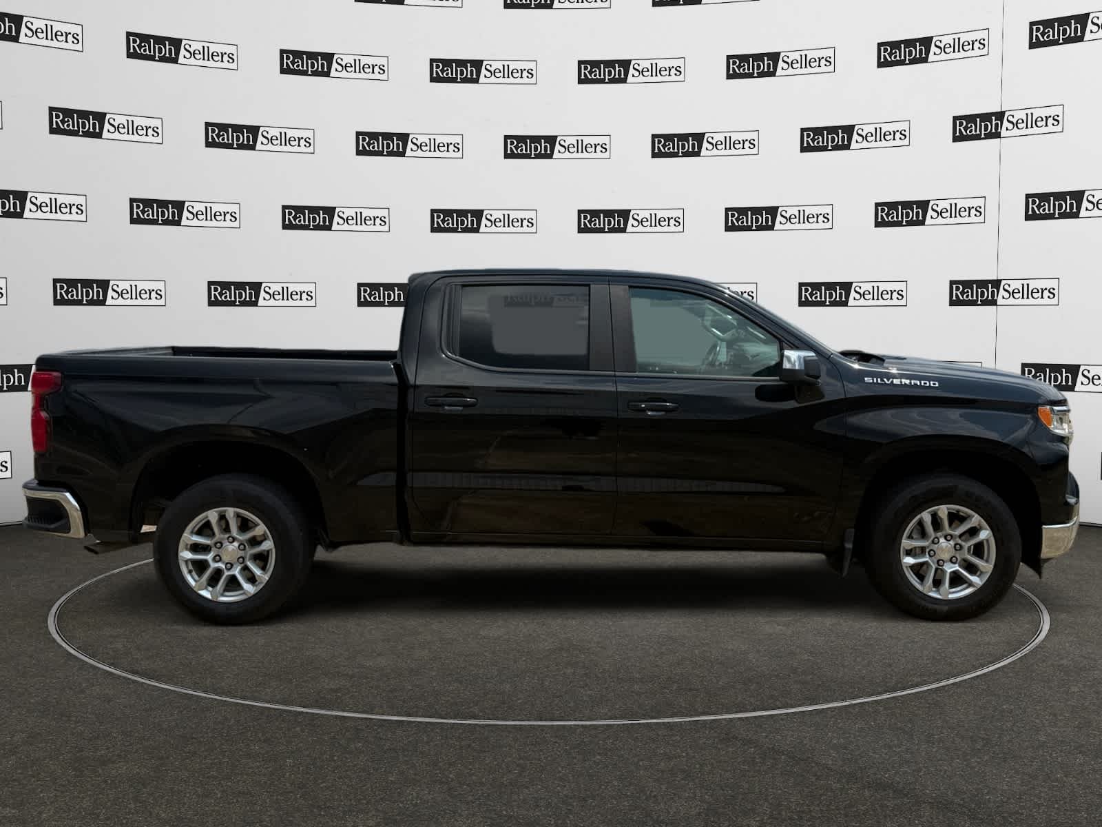 Used 2023 BLACK Chevrolet LT image 7