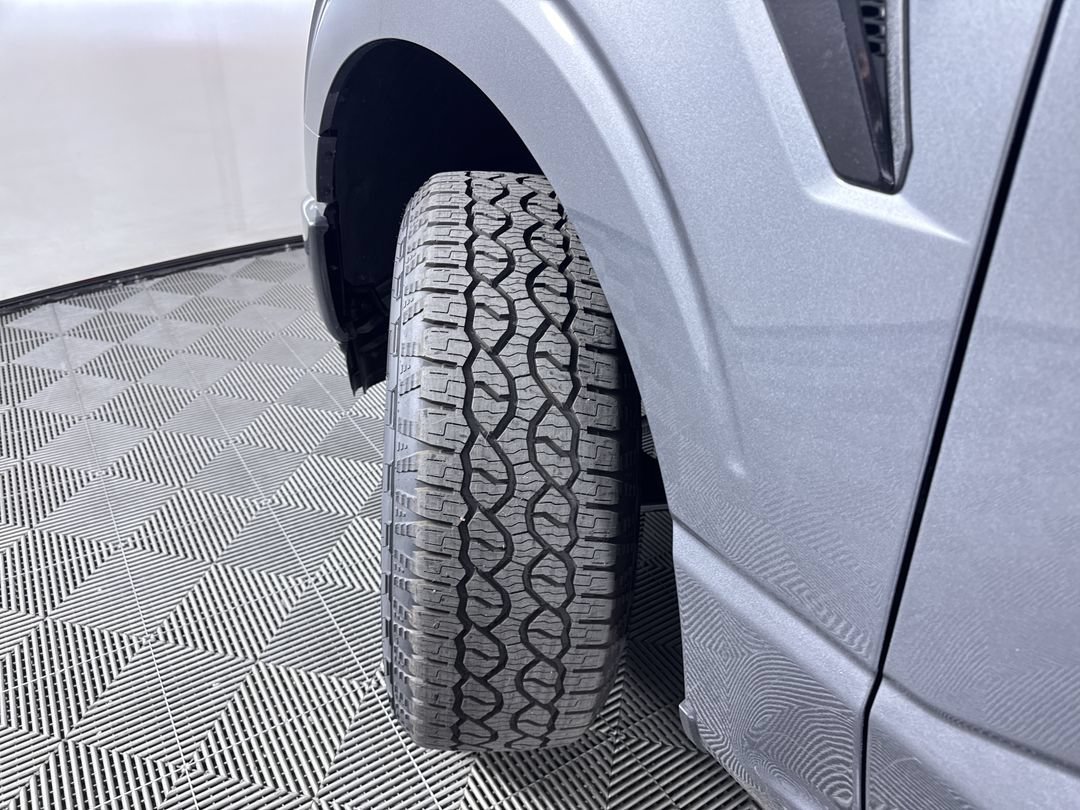 New 2026 Carbonized Gray Metallic Ford XLT image 29