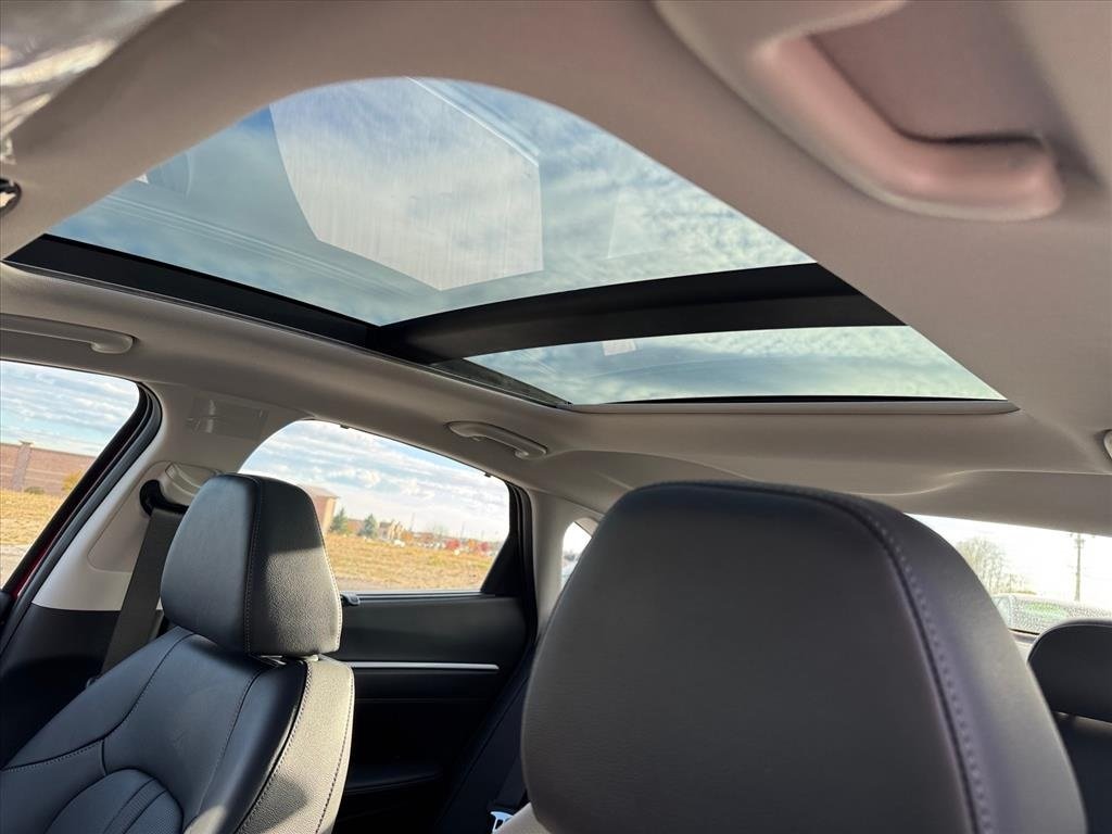 2026 Hyundai Sonata Hybrid Limited photo 2