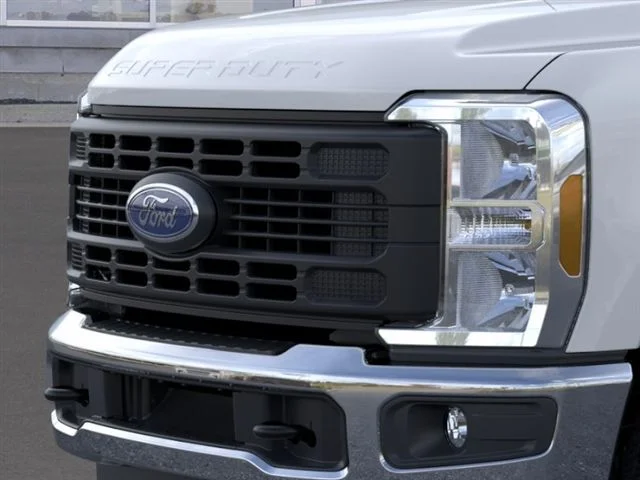 New 2026 Oxford White Ford XL image 17