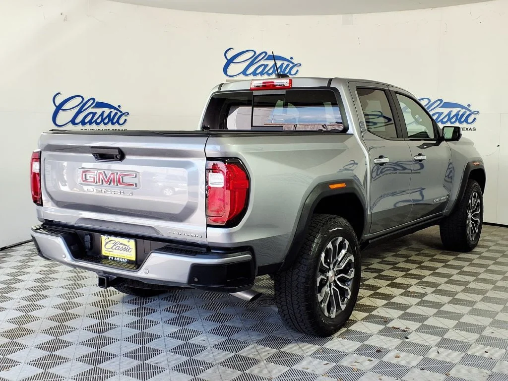 Used 2025 Sterling Metallic GMC Denali image 7