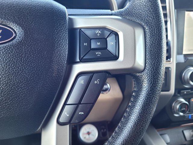 Used 2015  Ford Lariat image 24