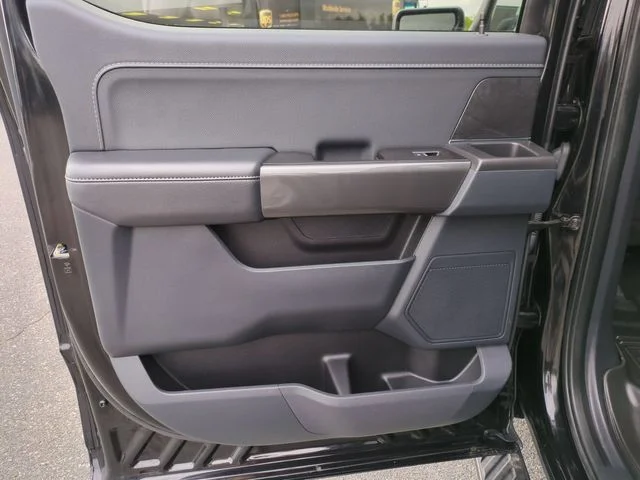 Used 2023 Black Ford XLT image 27