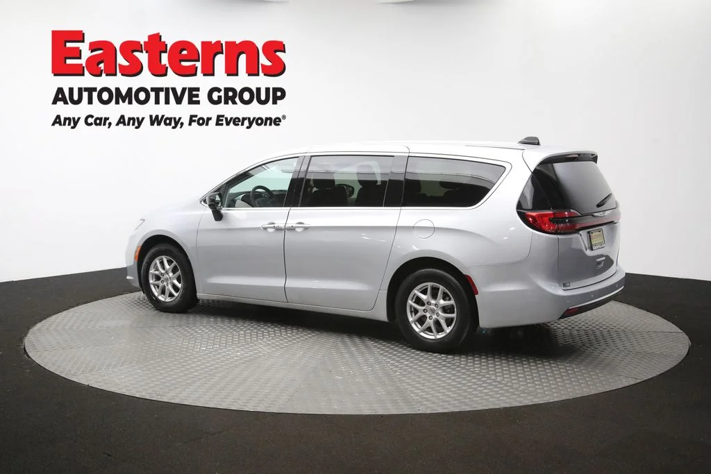 Used 2024 Silver Chrysler Touring L image 125