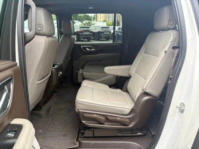 Used 2023 White GMC SLT image 12