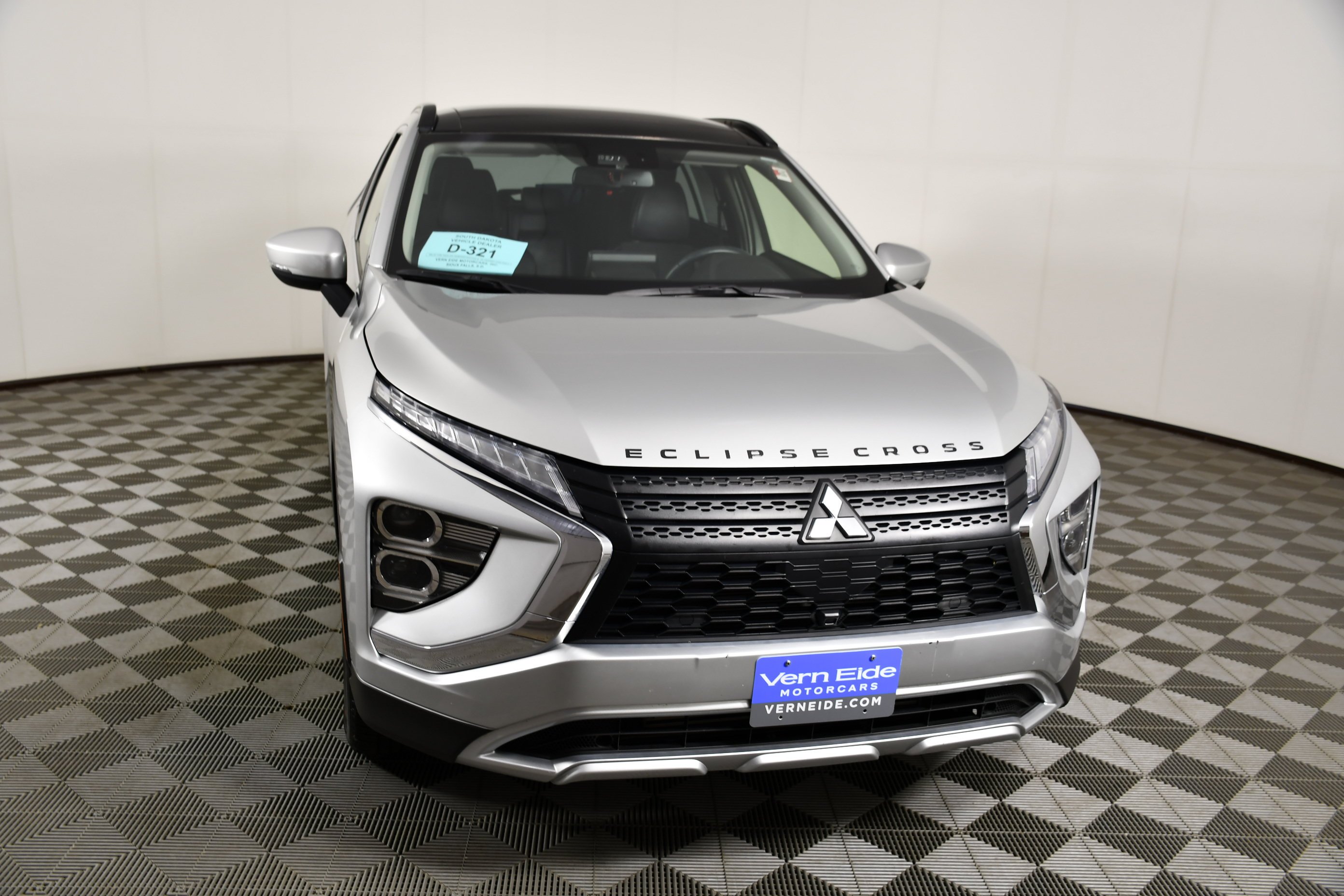 Certified Used 2024 Alloy Silver Metallic Mitsubishi SE image 3