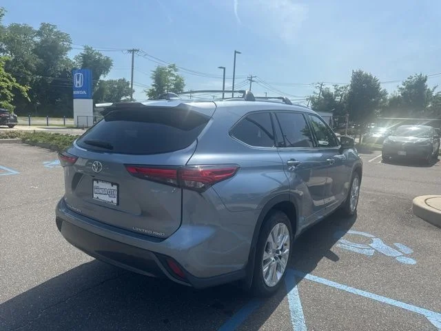 Used 2022 Moon Dust Toyota Limited image 8