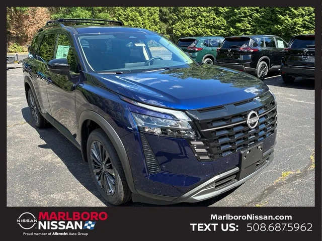 2026 Nissan Pathfinder SL
