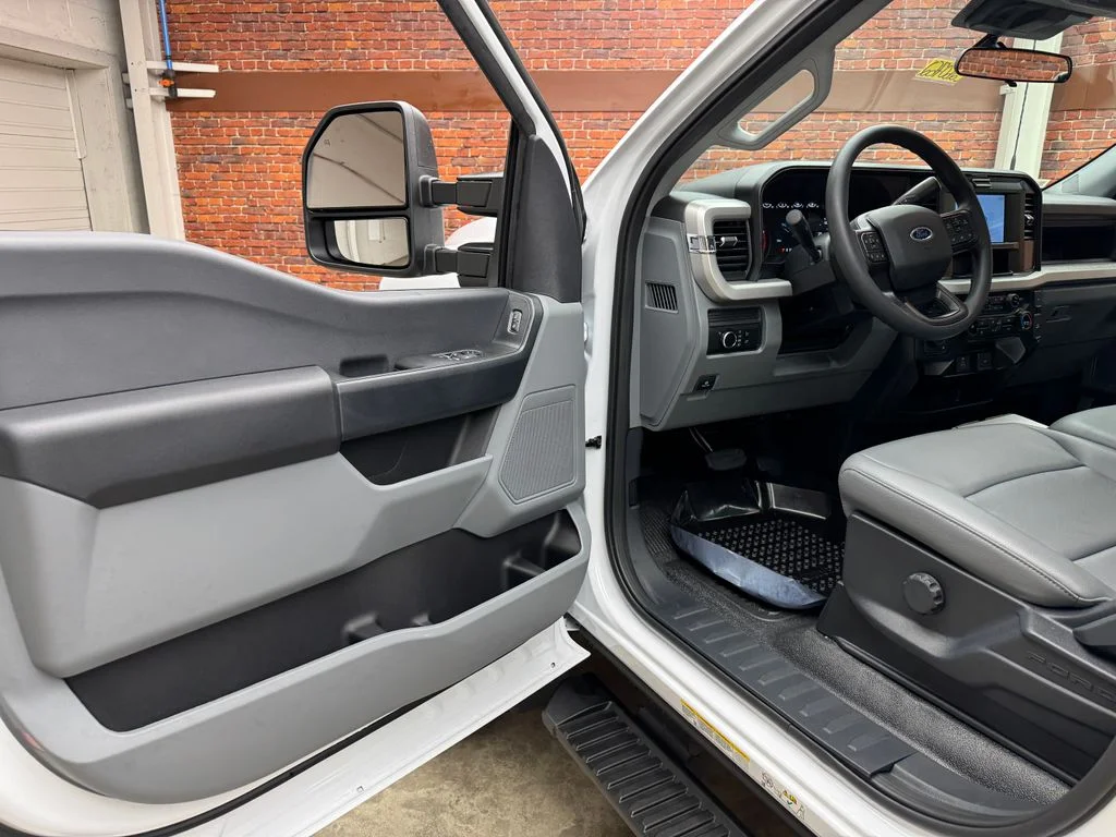 New 2026 Oxford White Ford F-550® XL image 10