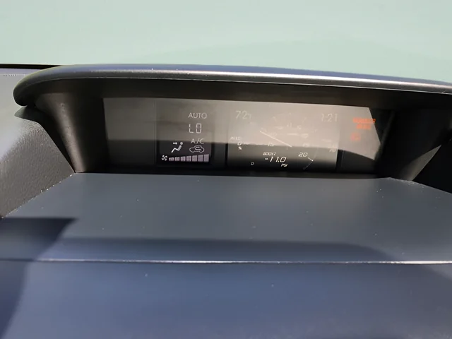 Used 2017 Silver Subaru Limited image 17