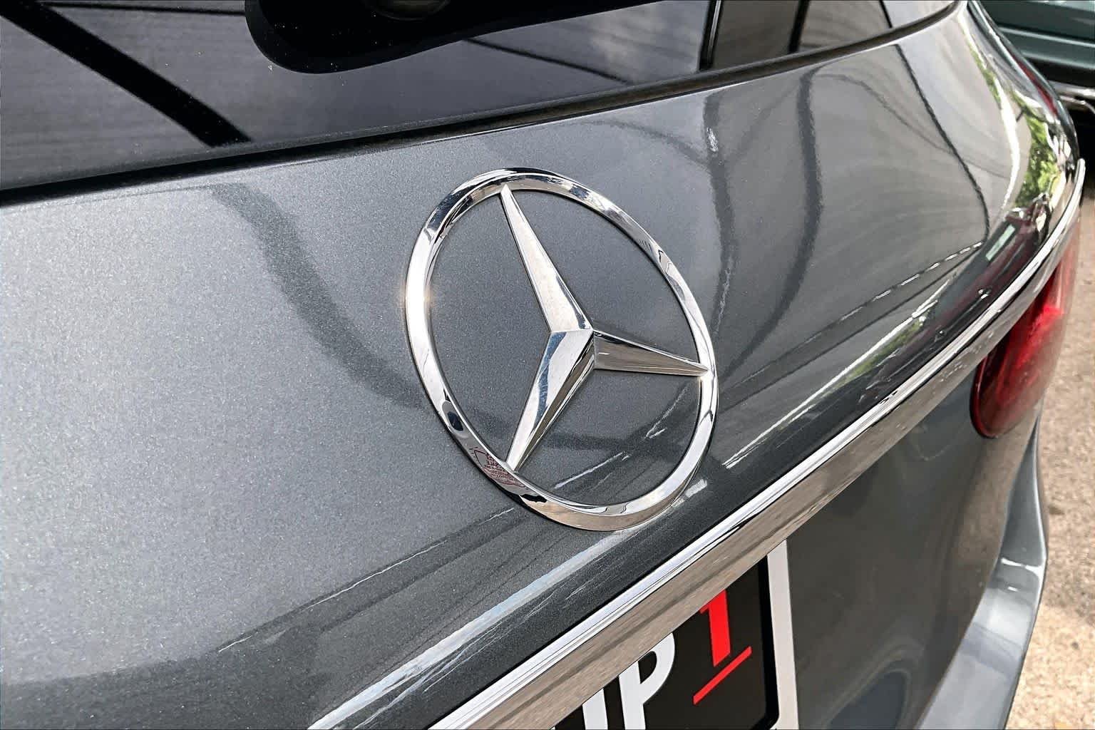 Used 2020 Selenite Grey Metallic Mercedes-Benz GLC 300 image 10