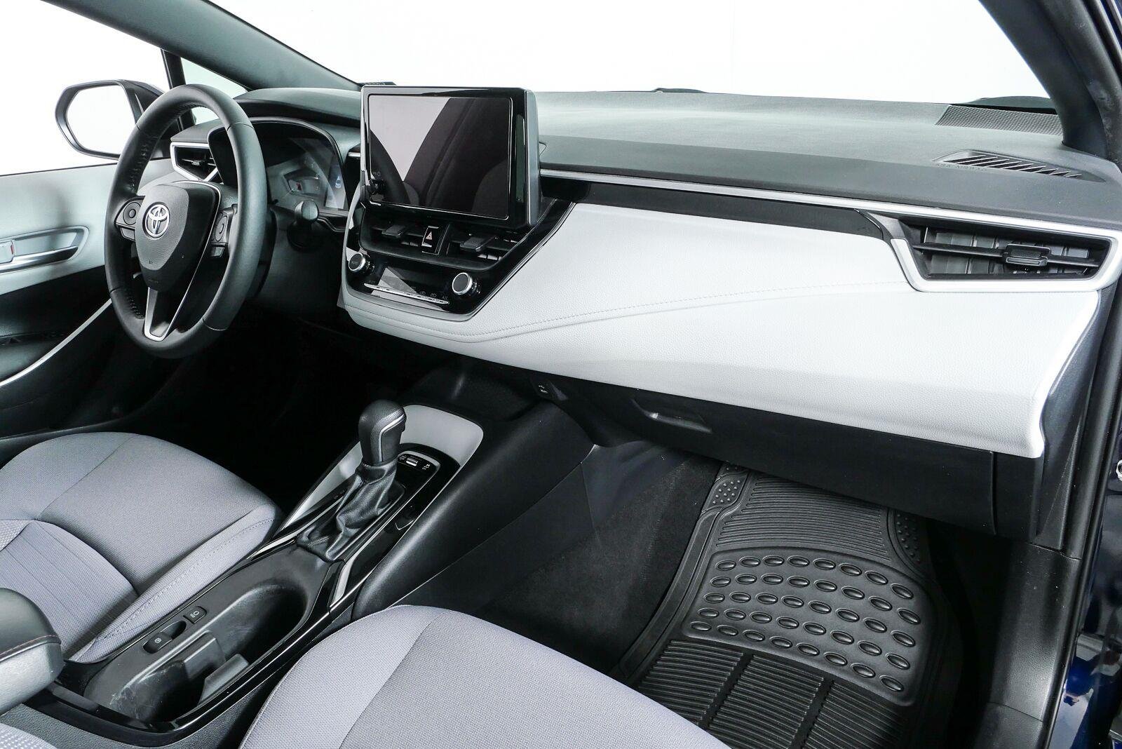 2025 Toyota Corolla SE - Photo 22