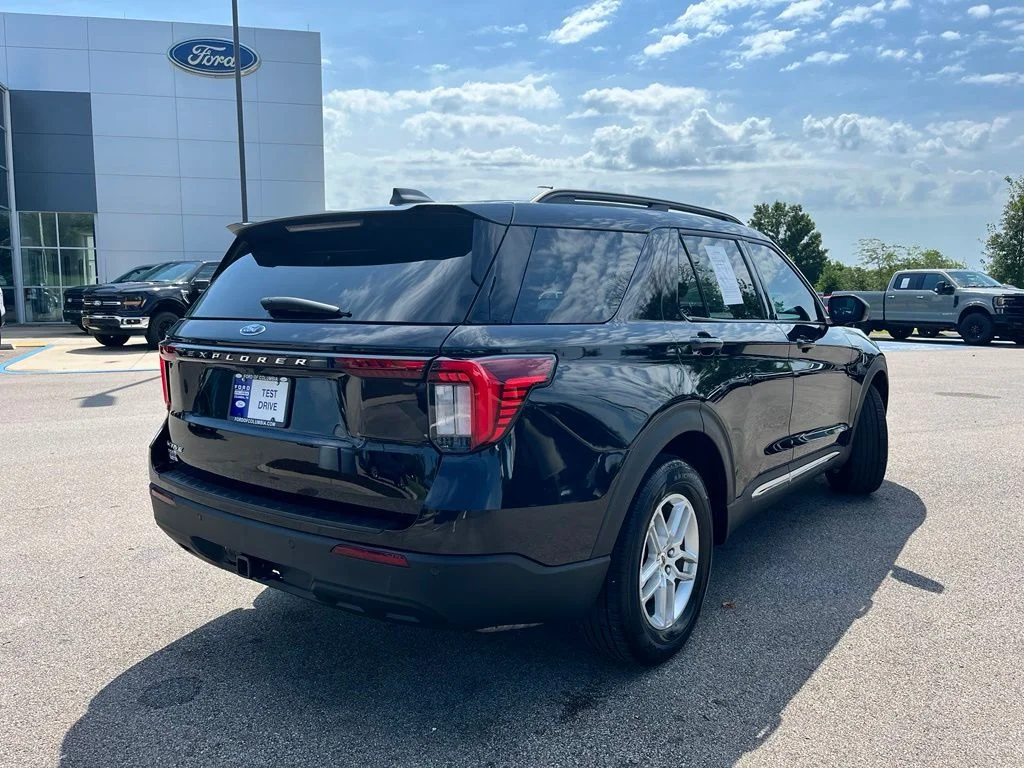 Used 2025 Black Ford Active image 5