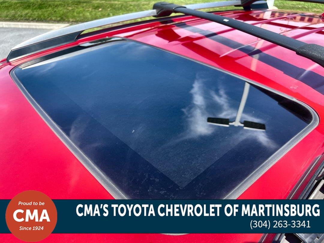 Used 2017 Barcelona Red Metallic Toyota SE image 13