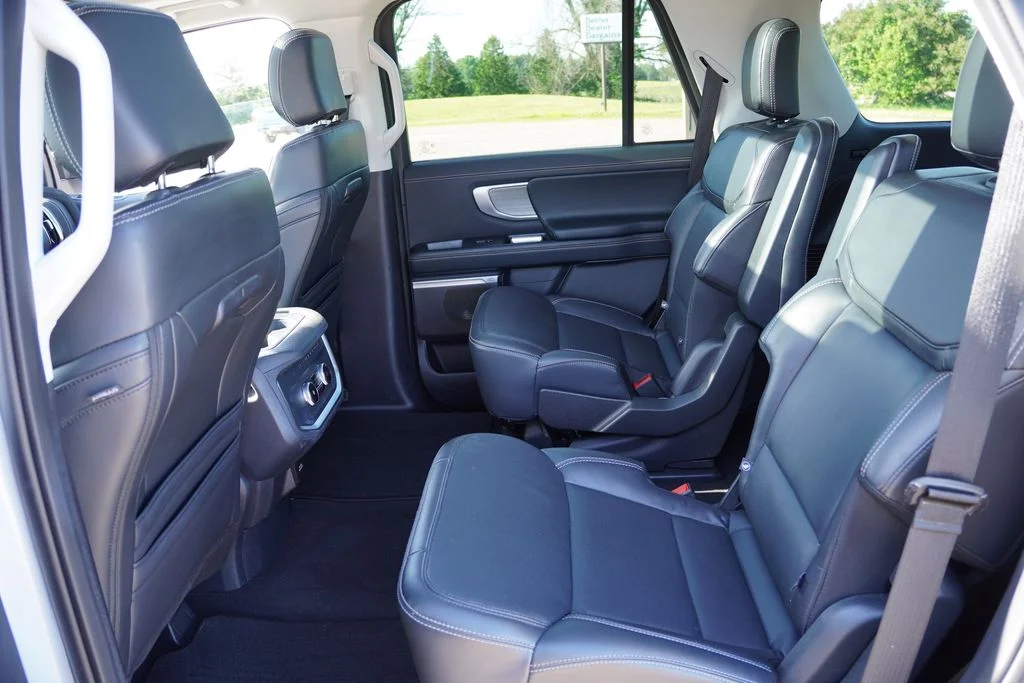 Used 2025 Silver Ford Platinum image 18