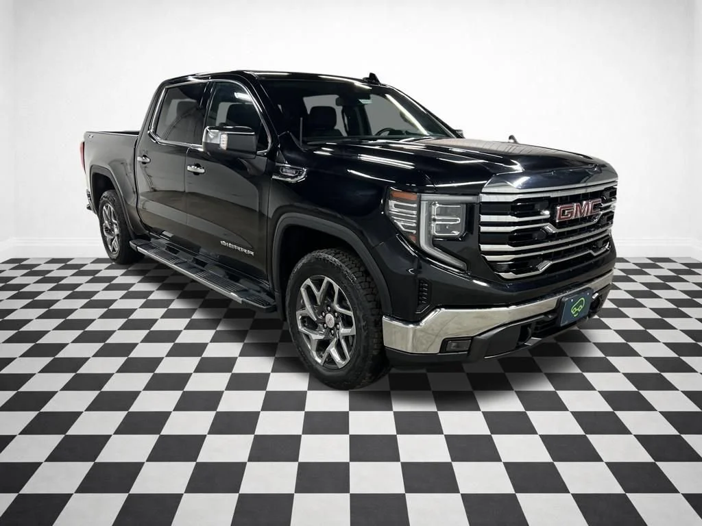 2023 GMC Sierra 4WD Crew Cab Short Box SLT's photo